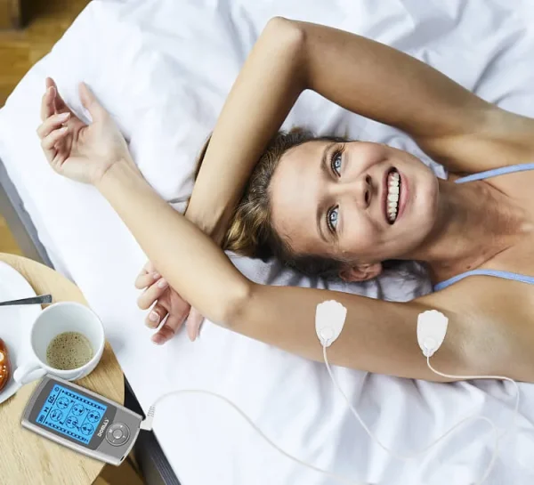 Ultra Muscle Stimulator Uno - lifestyle in bed